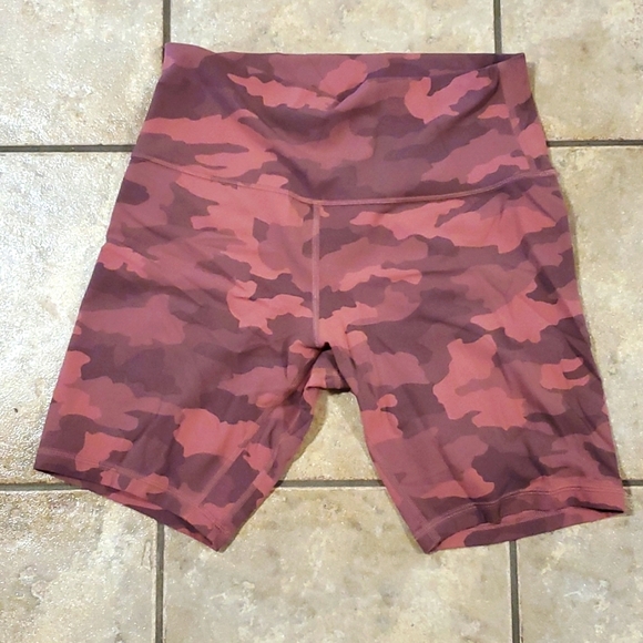 Lululemon Align 8" highrise shorts